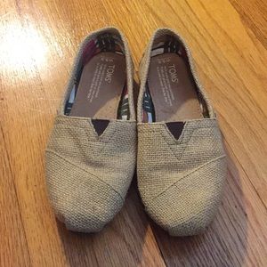 Burlap TOMS